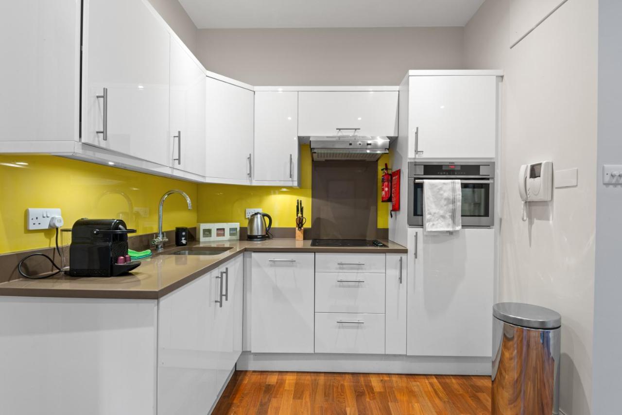Notting Hill: Stylish 1br With Terrace - London
